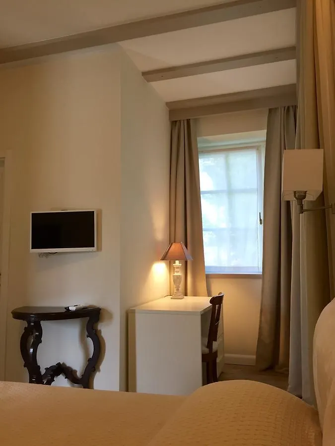 Relais Torre Dei Torti - Luxury Bed&Breakfast Cava Manara Couette-café